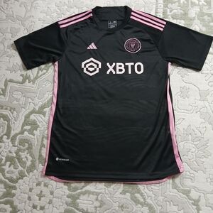 NWT Kids Inter Miami Messi #10 Jersey and Shorts Set - Black & Pink - Size L